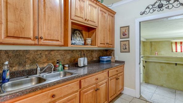 Standalone Commercial Cottage: 2437 Old Eureka Way, Redding, CA 96001